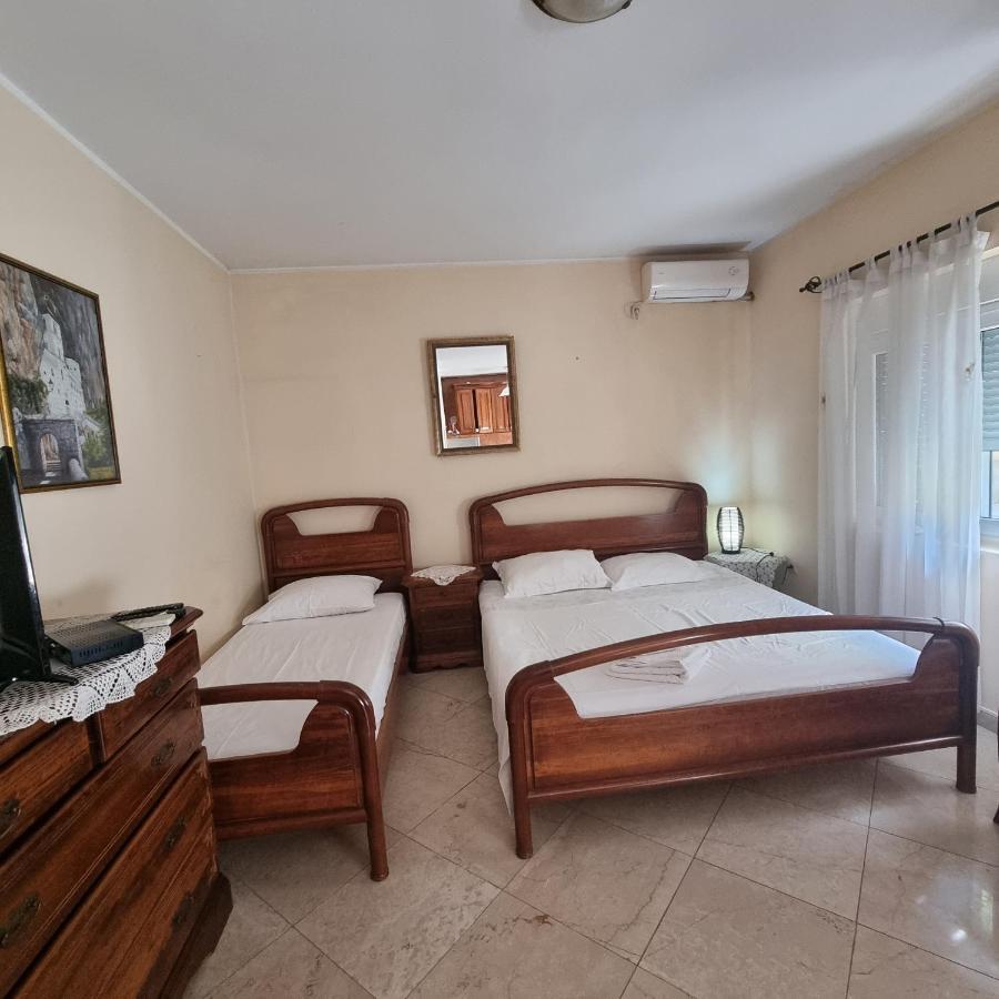 Apartment On The Shore Of The Bay Of Kotor With Free Wi-Fi Exteriér fotografie